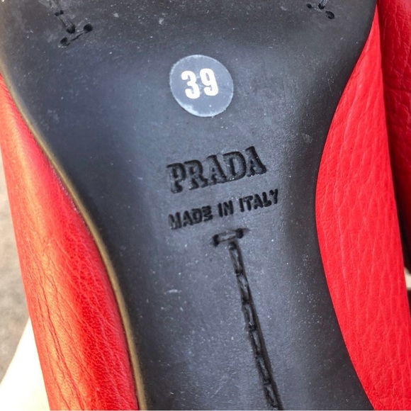 Prada Vintage Red Pebbled Leather Kitten Heel Loafers 39 Made in Italy - Picture 8 of 8